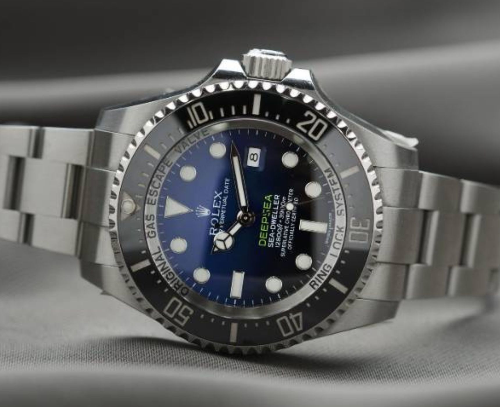 Watch Size Guide – Choosing the Right Watch Size | Ramsdens
