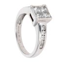 18ct White Gold 1.00ct Diamond Cluster Ring