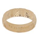 18ct Yellow Gold Patterned 5.5mm Wedding Band
