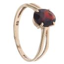 9ct Yellow Gold Garnet Single Stone Ring
