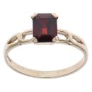 9ct Yellow Gold Garnet Solitaire Ring