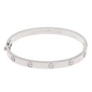 18ct White Gold Patterned Bangle