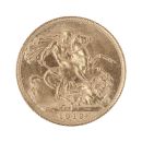 1913 George V Large Head UK Full Sovereign Coin