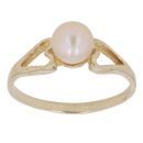 9ct Yellow Gold Pearl Heart Single Stone Ring