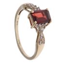 9ct Yellow Gold 0.05ct Diamond and Garnet Single Stone Ring