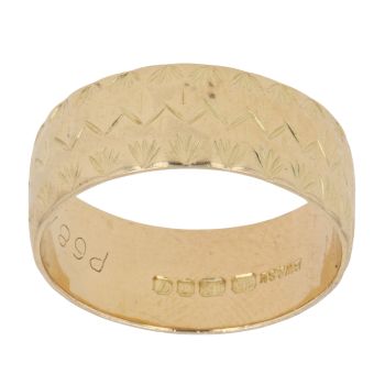 18ct Yellow Gold Zigzag Patterned Wedding Band 7.15mm