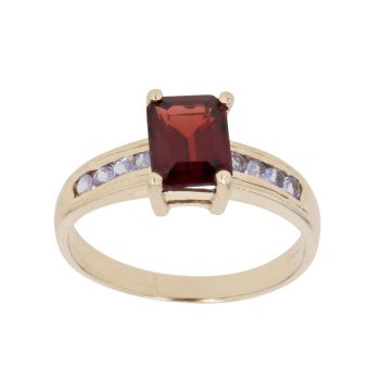 9ct Yellow Gold Garnet and Cubic Zirconia Single Stone Ring