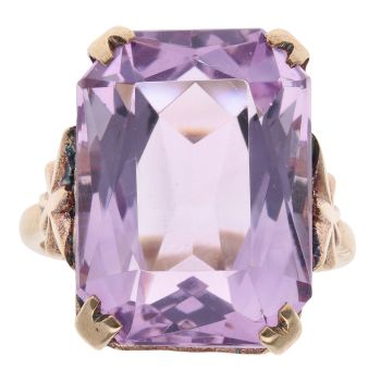 9ct Yellow Gold Amethyst Solitaire Ring