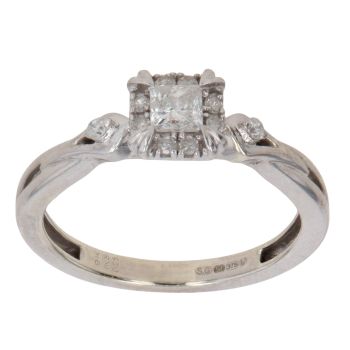 9ct White Gold 0.25ct Princess and Brilliant Cut Diamond Cluster Ring