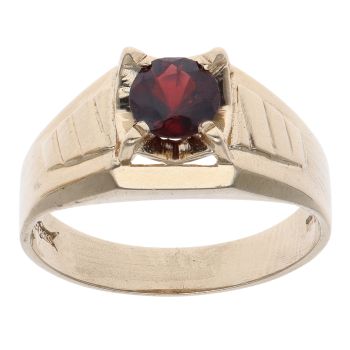 9ct Yellow Gold Garnet Signet Ring