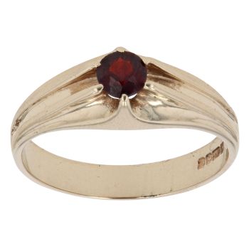 9ct Yellow Gold Garnet Signet Ring