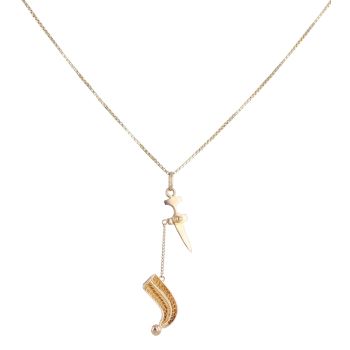 18ct Yellow Gold Dagger and Sheath Pendant and Chain 20"