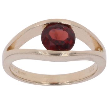 14ct Yellow Gold Garnet Single Stone Ring