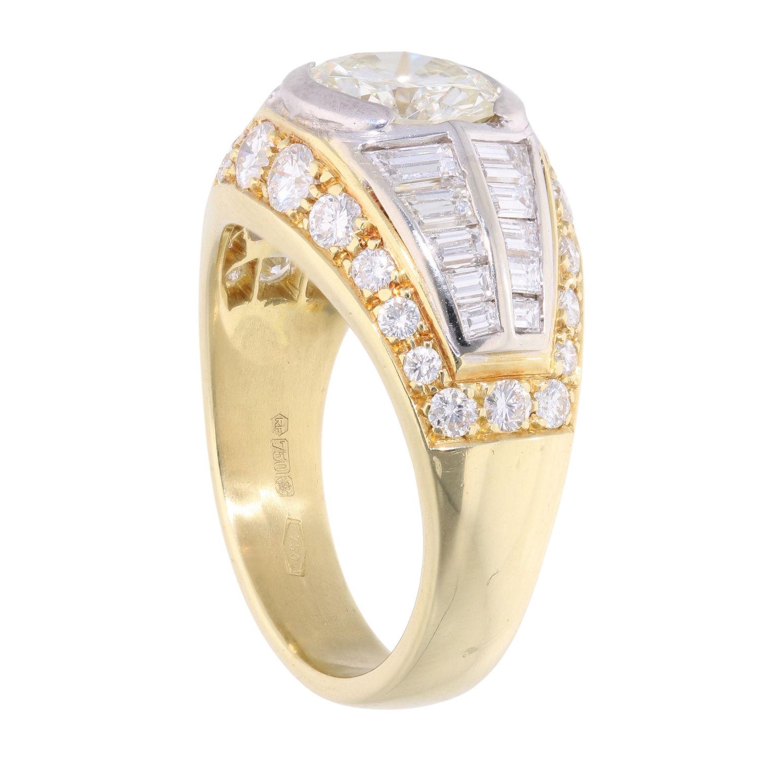 18ct Yellow Gold 3.75ct Round Brilliant and Baguette Diamond Ring ...