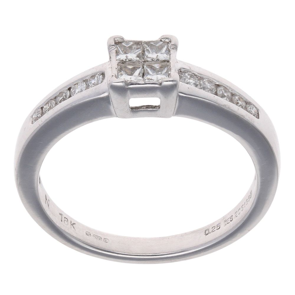 18ct White Gold 0.25ct Princess and Brilliant Cut Diamond Cluster Ring