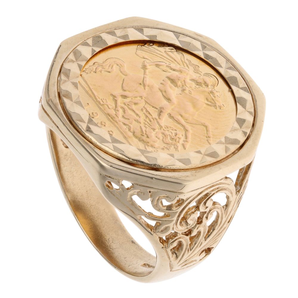 9ct Yellow Gold 1982 Elizabeth Full Sovereign Coin Ring RAMS147362715013 |  Ramsdens Jewellery