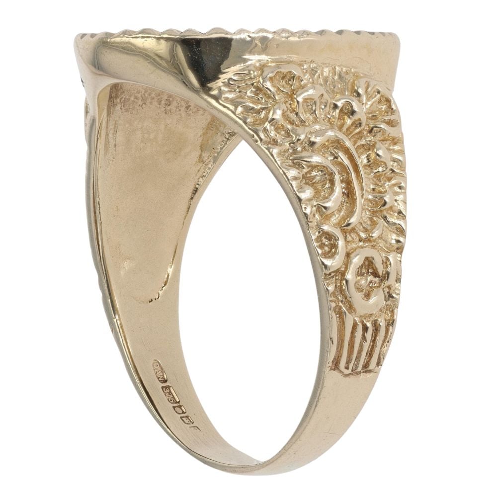 9ct Yellow Gold Patterned Onyx Signet Ring