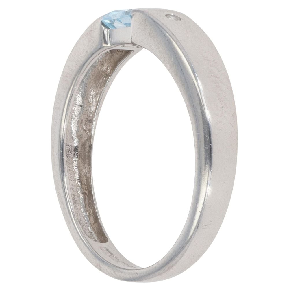 9ct White Gold 0.02ct Diamond and Blue Topaz Dress Ring