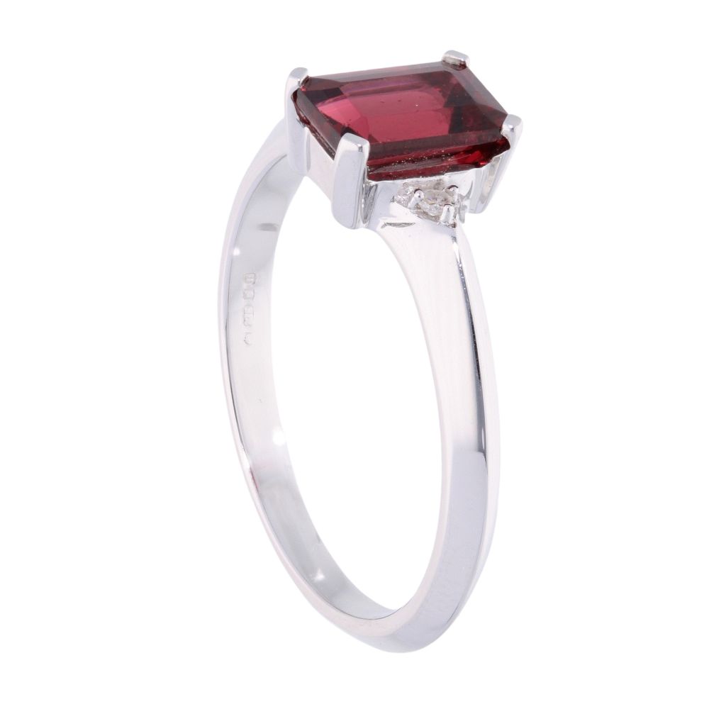 9ct White Gold Garnet and Diamond Rectangular Ring