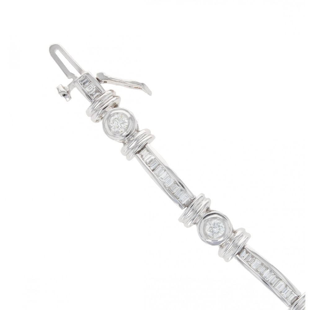 18ct White Gold 2.93ct Diamond Tennis Bracelet