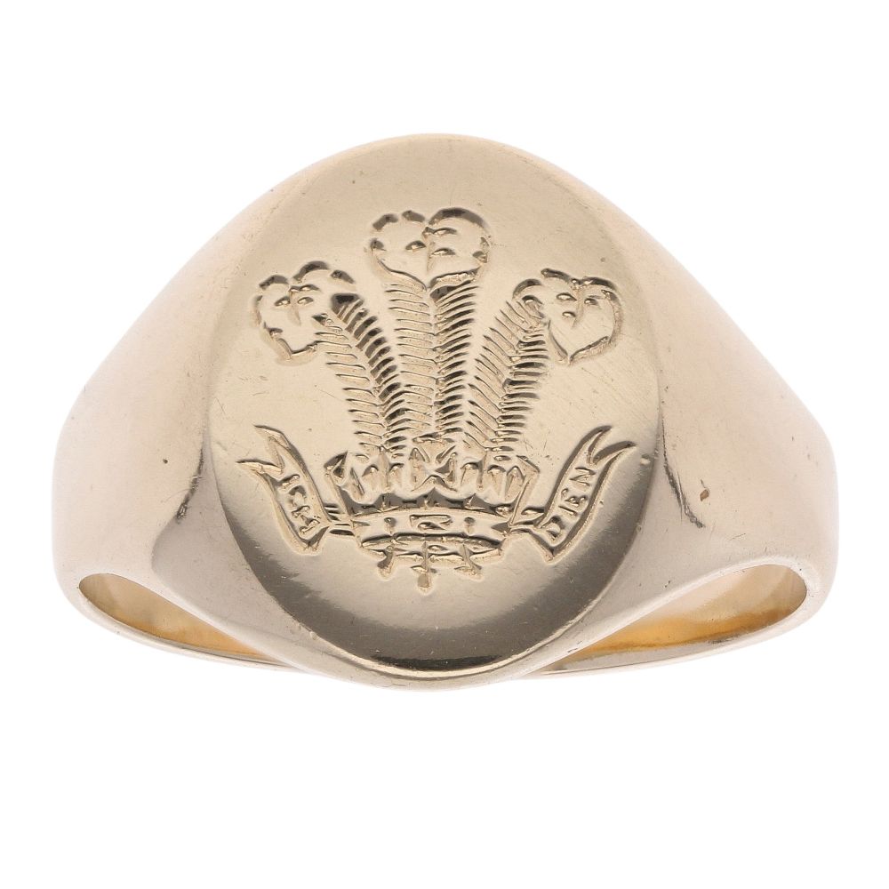 9ct Yellow Gold Welsh Feathers Signet Ring RAMS989343372011 | Ramsdens ...