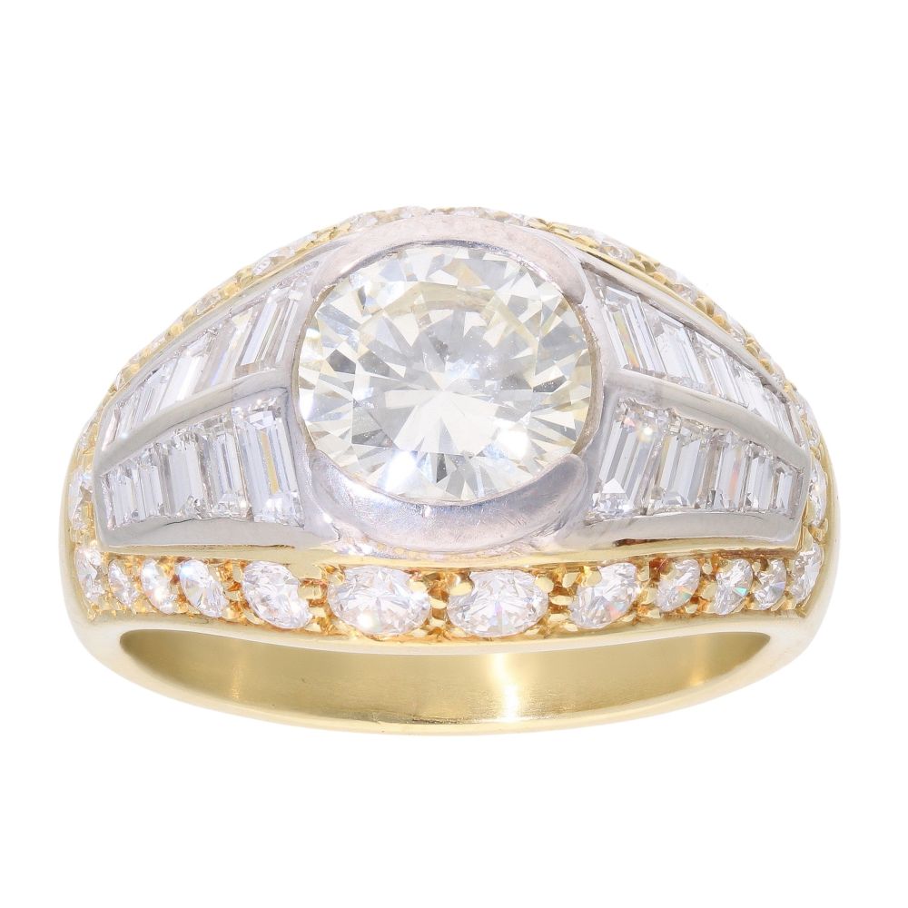 18ct Yellow Gold 3.75ct Round Brilliant and Baguette Diamond Ring ...