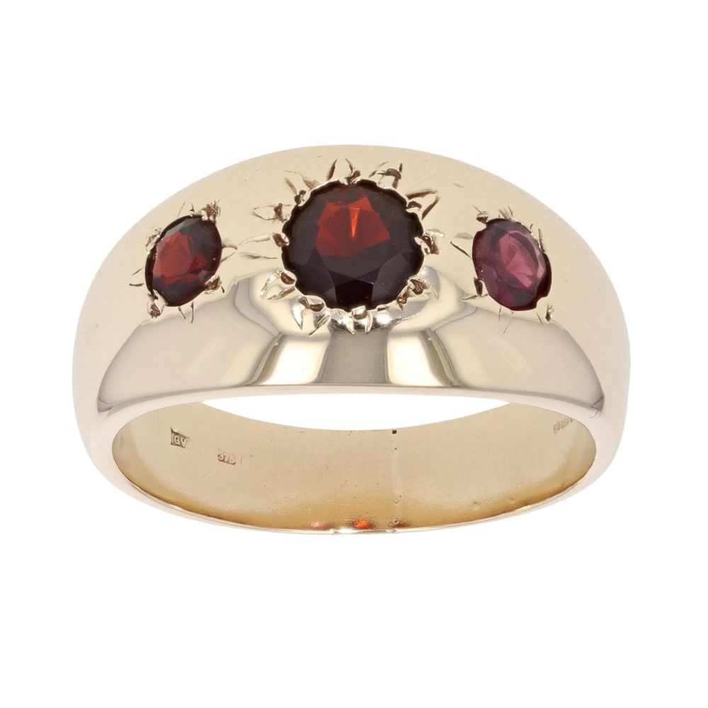 9ct Yellow Gold Garnet Signet Ring RAMS703326045009 | Ramsdens Jewellery