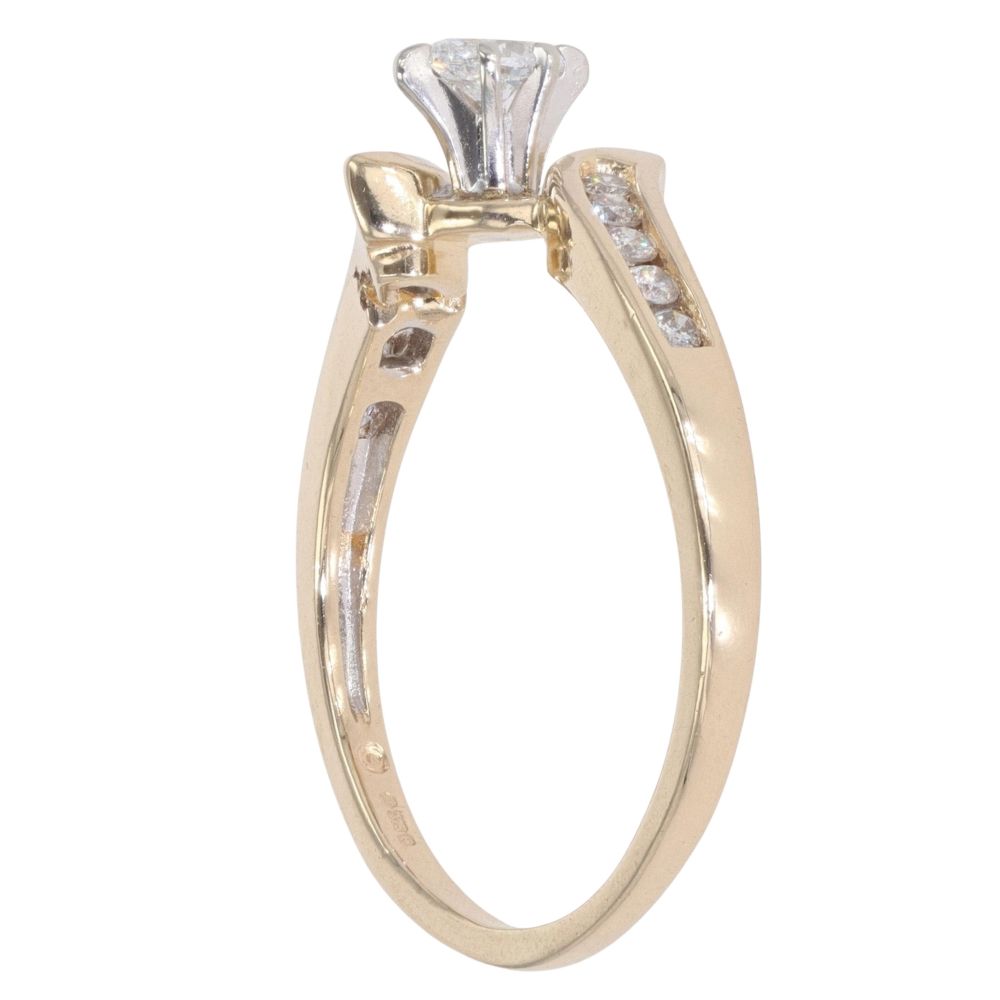 9ct Yellow Gold 0.30ct Diamond Solitaire Twist Ring