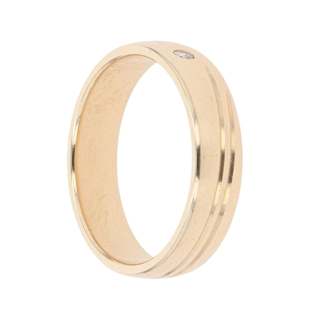18ct Yellow Gold 0.02ct Diamond 4.8mm Wedding Band