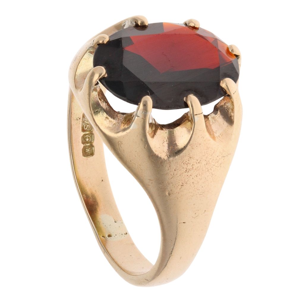 9ct Yellow Gold Garnet Signet Ring RAMS765372548010 | Ramsdens Jewellery