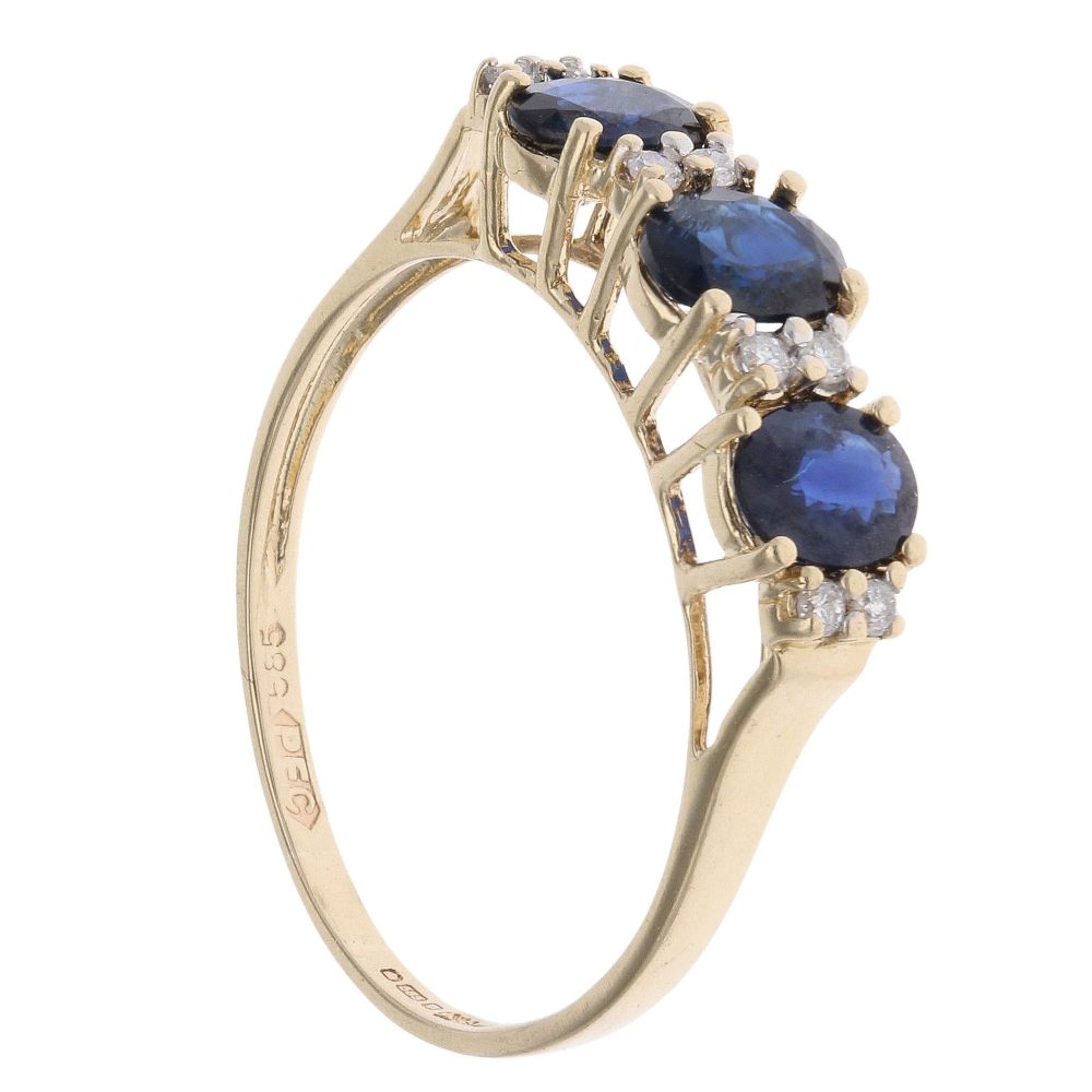 14ct Yellow Gold 0.10ct Diamond and Sapphire Fancy Ring
